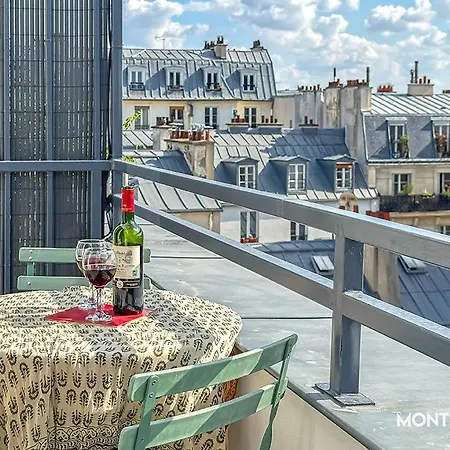 Montmartre Vue Sur Les Toits De Et La Tour Eiffel Parigi